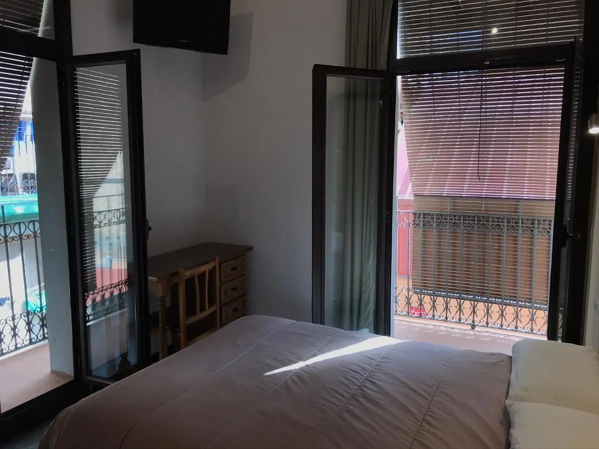 ゲストハウス Hostal Radio バルセロナ