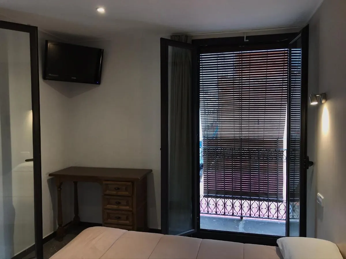 Hostal Radio Barcelona 2*,